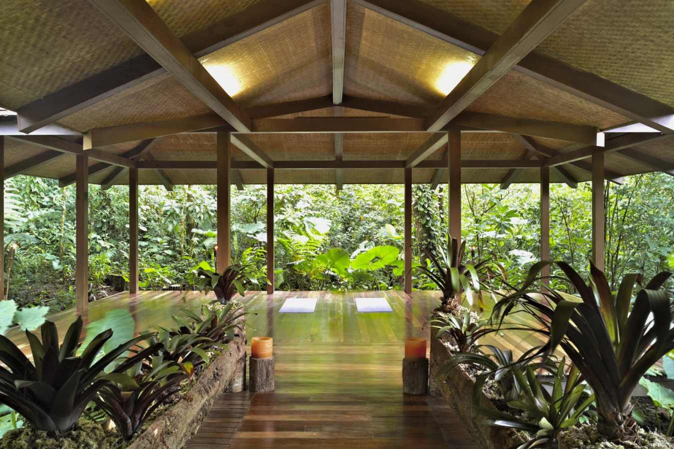Yoga deck - El Silencio Lodge