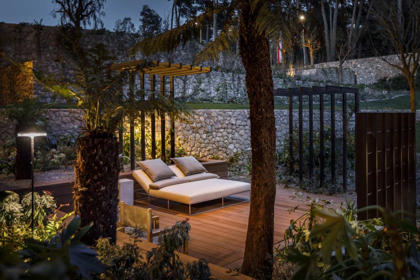 Outside lounge