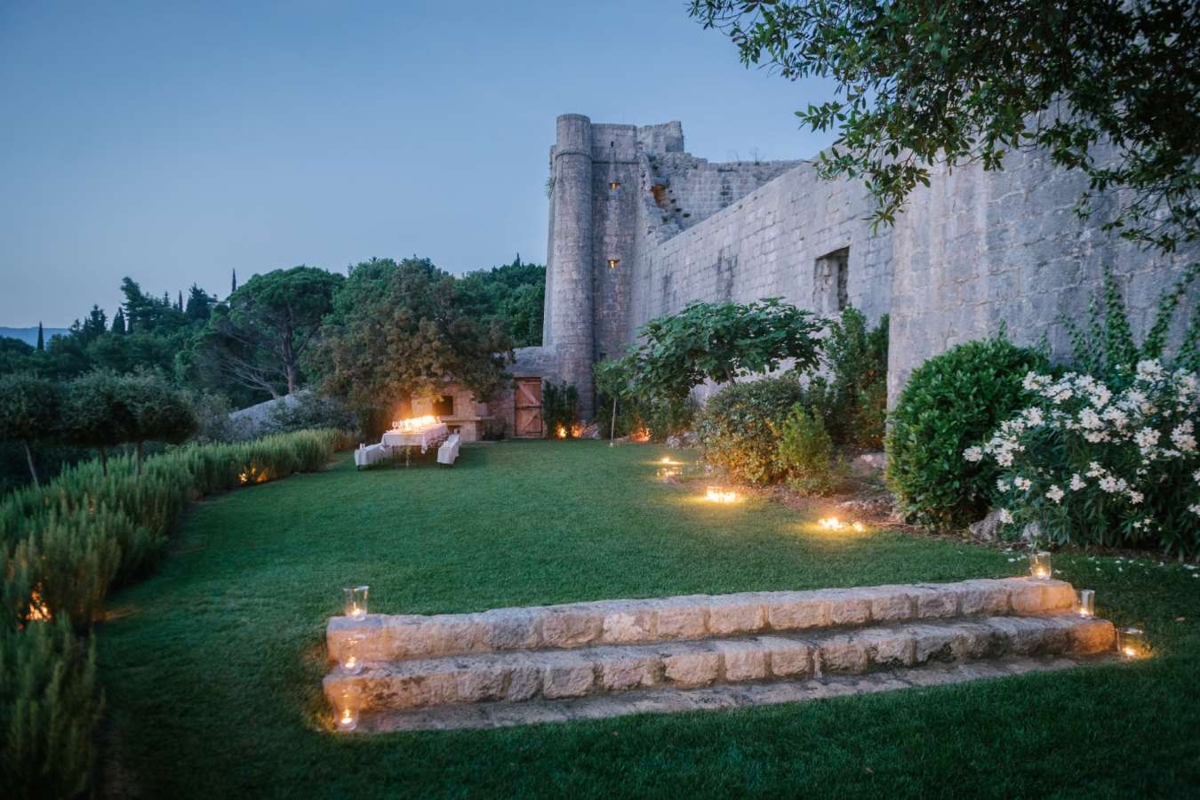 Dining in the garden - Lopud 1483