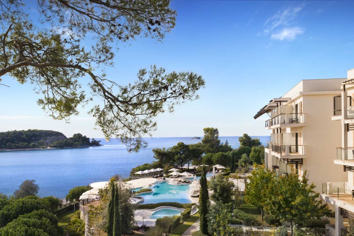 Pool and beach - Monte Mulini