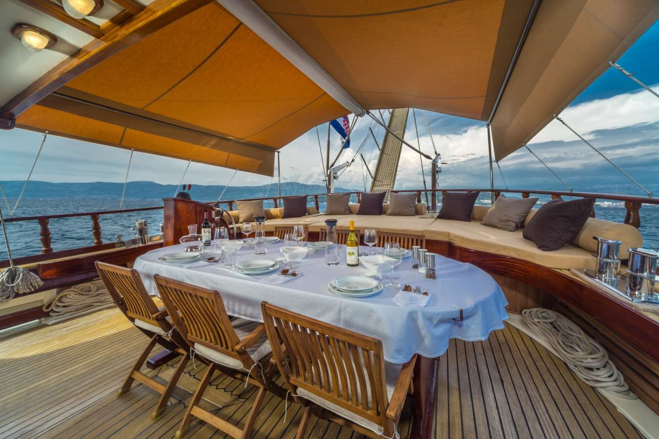Dining - Private Gulet Croatia