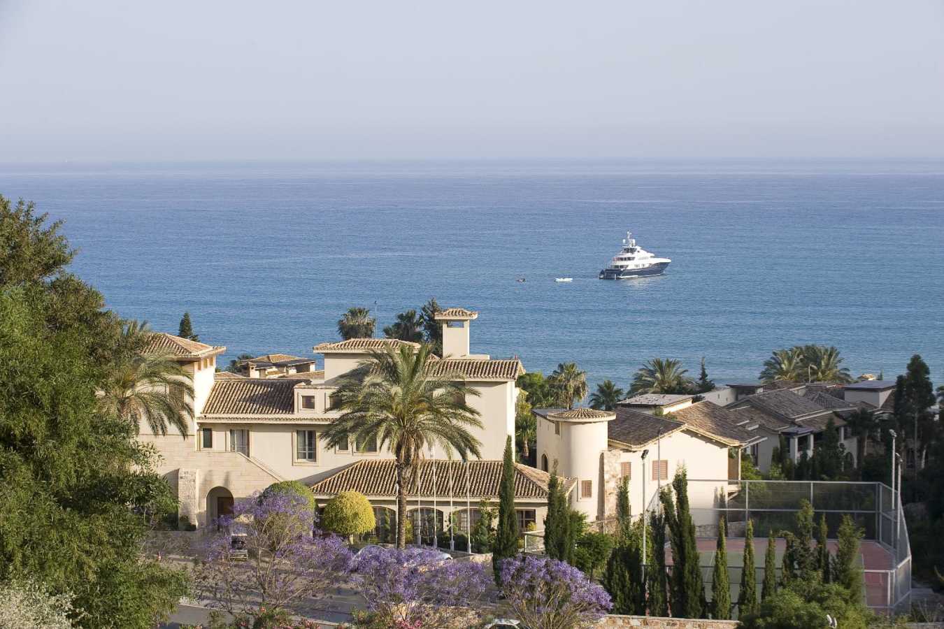 Resort Grounds - Columbia Beach Resort