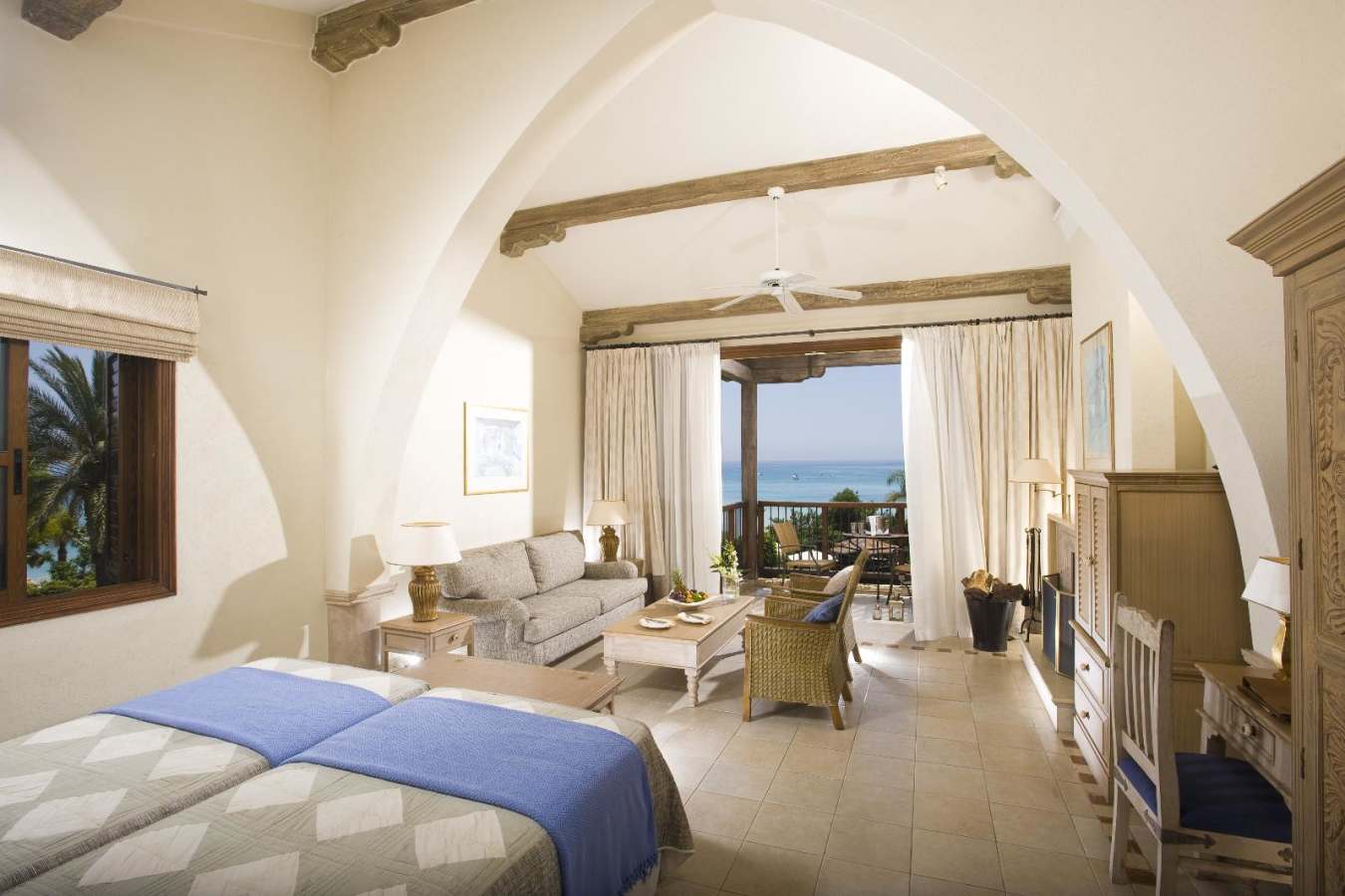 Suite - Columbia Beach Resort