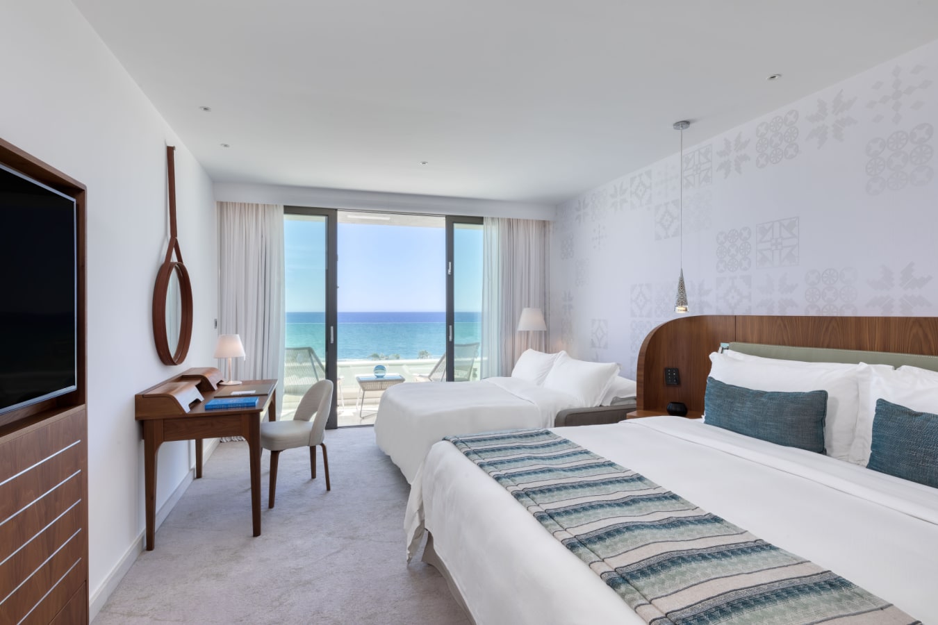  Deluxe Sea View - Bedroom 