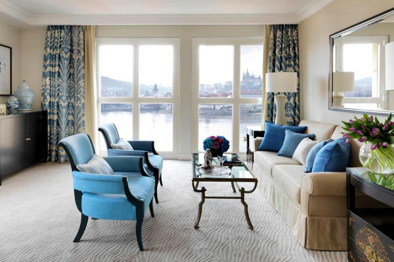 Four Seasons Hotel Prague - living room 