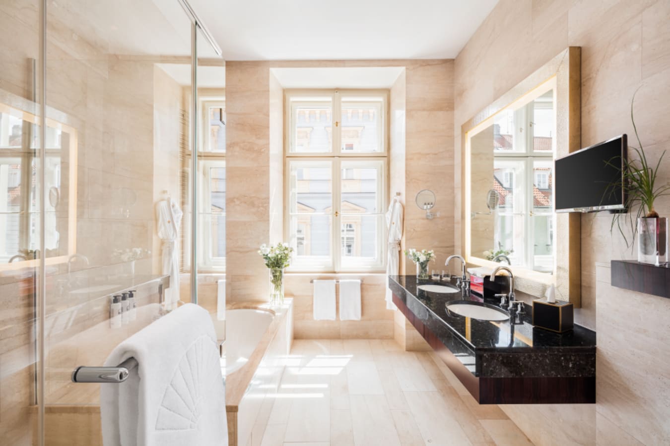 Mandarin Oriental Prague - bathroom 