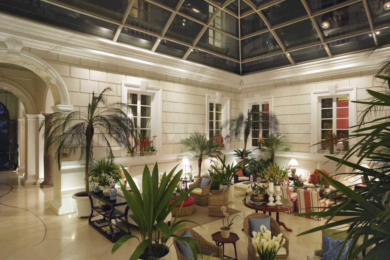 Night Patio - Casa Gangotena