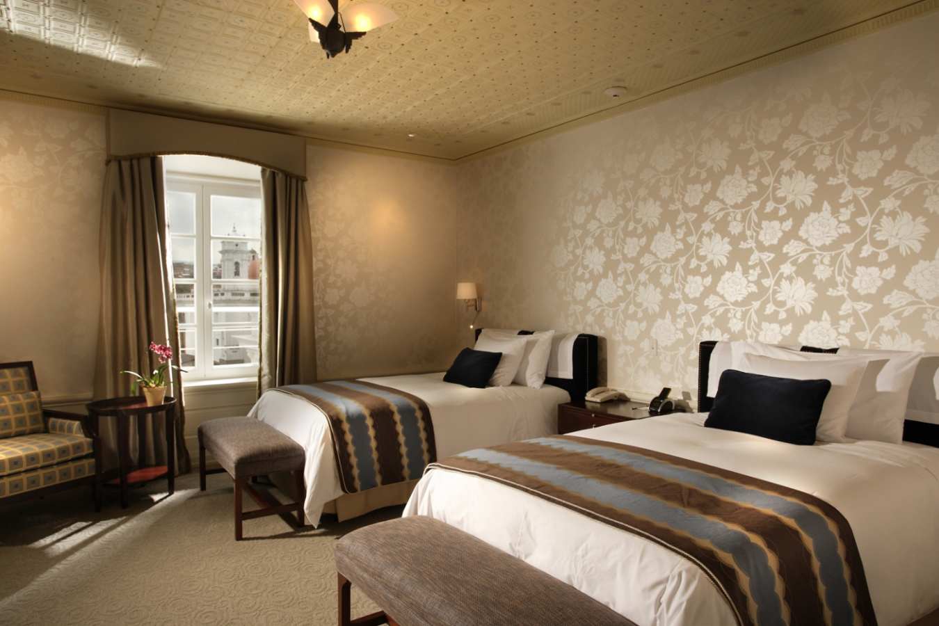 Twin Bedroom - Casa Gangotena