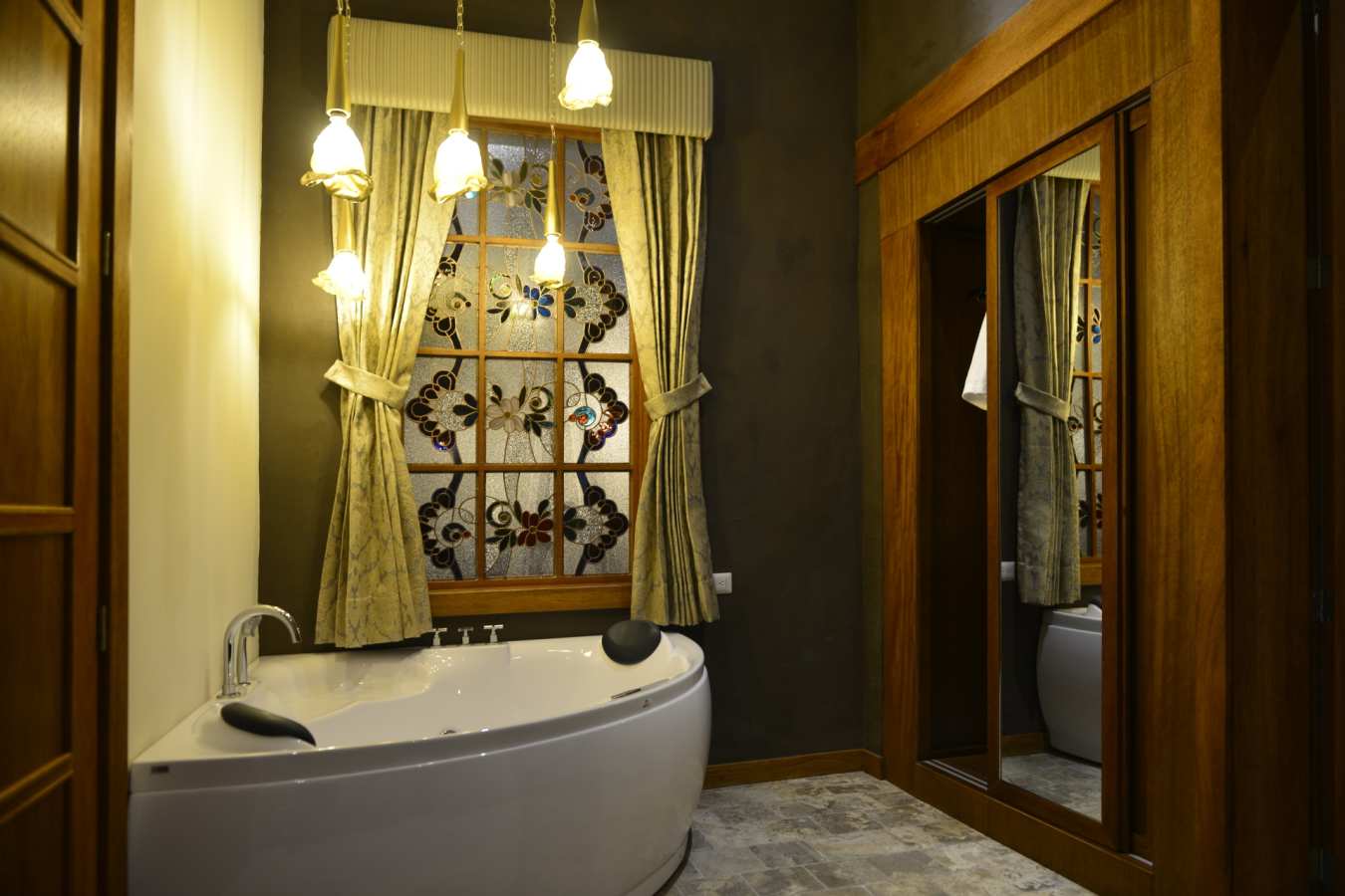 Luxury Room Jacuzzi Tub