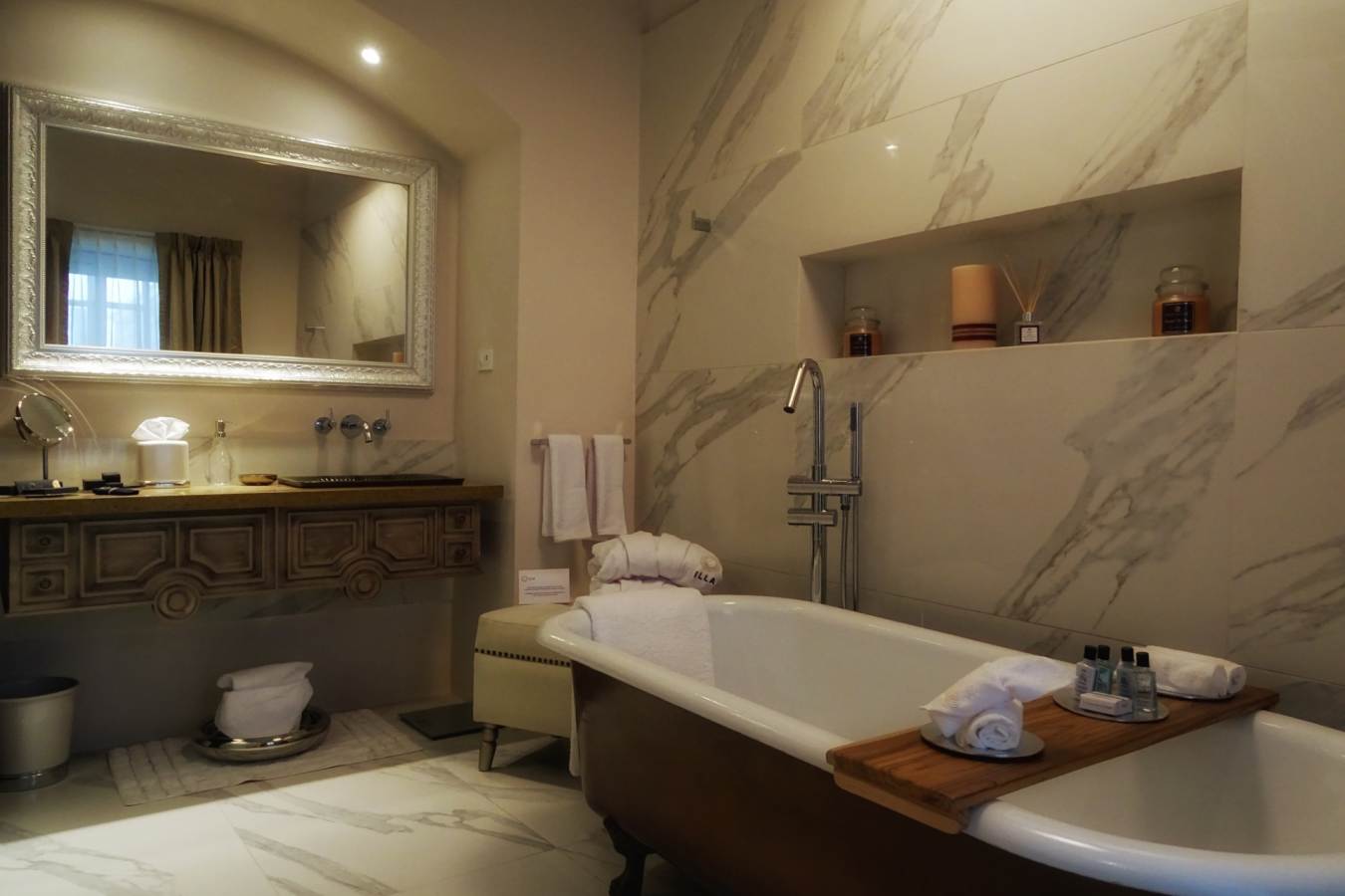 Panecillo Suite bathroom - Illa Experience Hotel