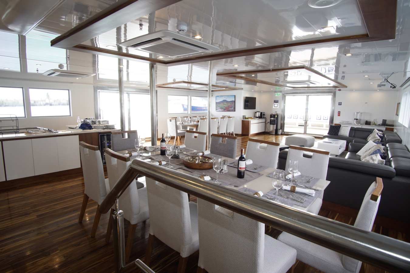 Infinity Yacht