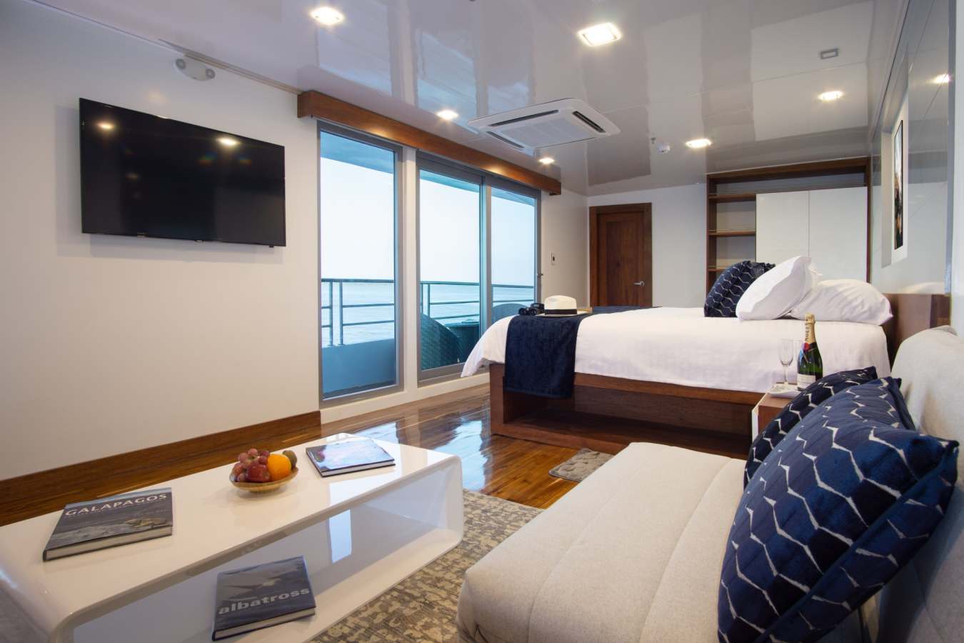 Infinity Yacht