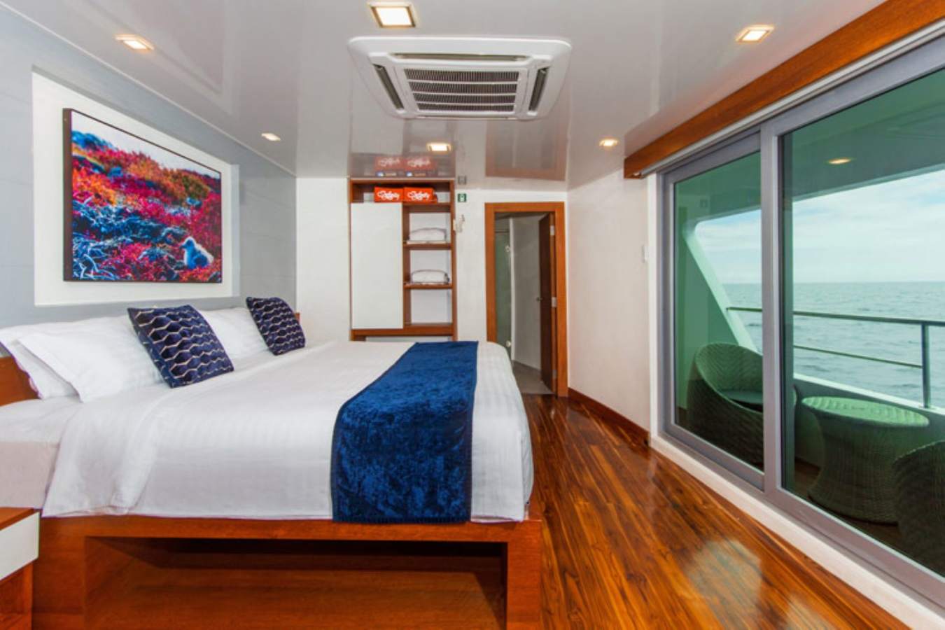 Infinity Galapagos Yacht - double room 