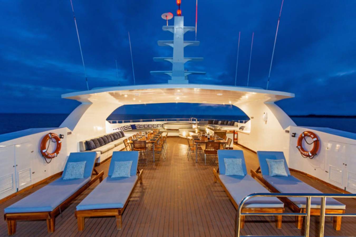 Infinity Galapagos Yacht - sunbeds 