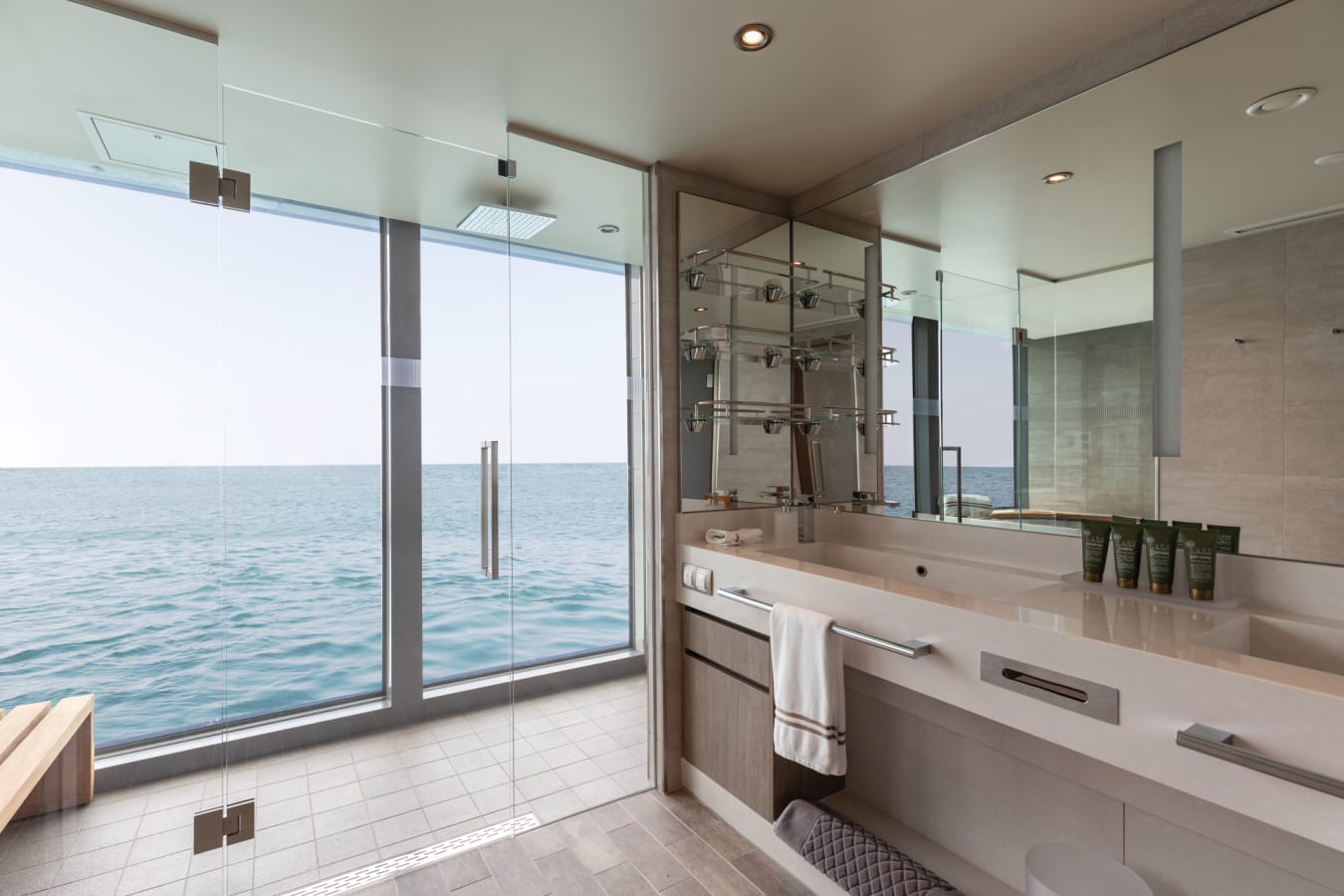 Grand Suite Bathroom