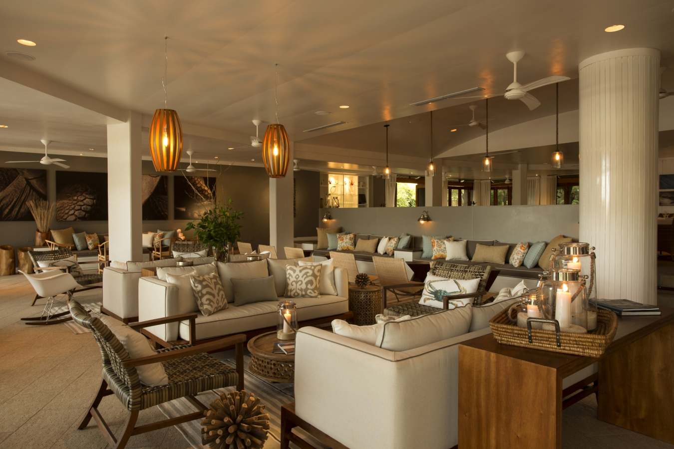 Finch Bay Lounge