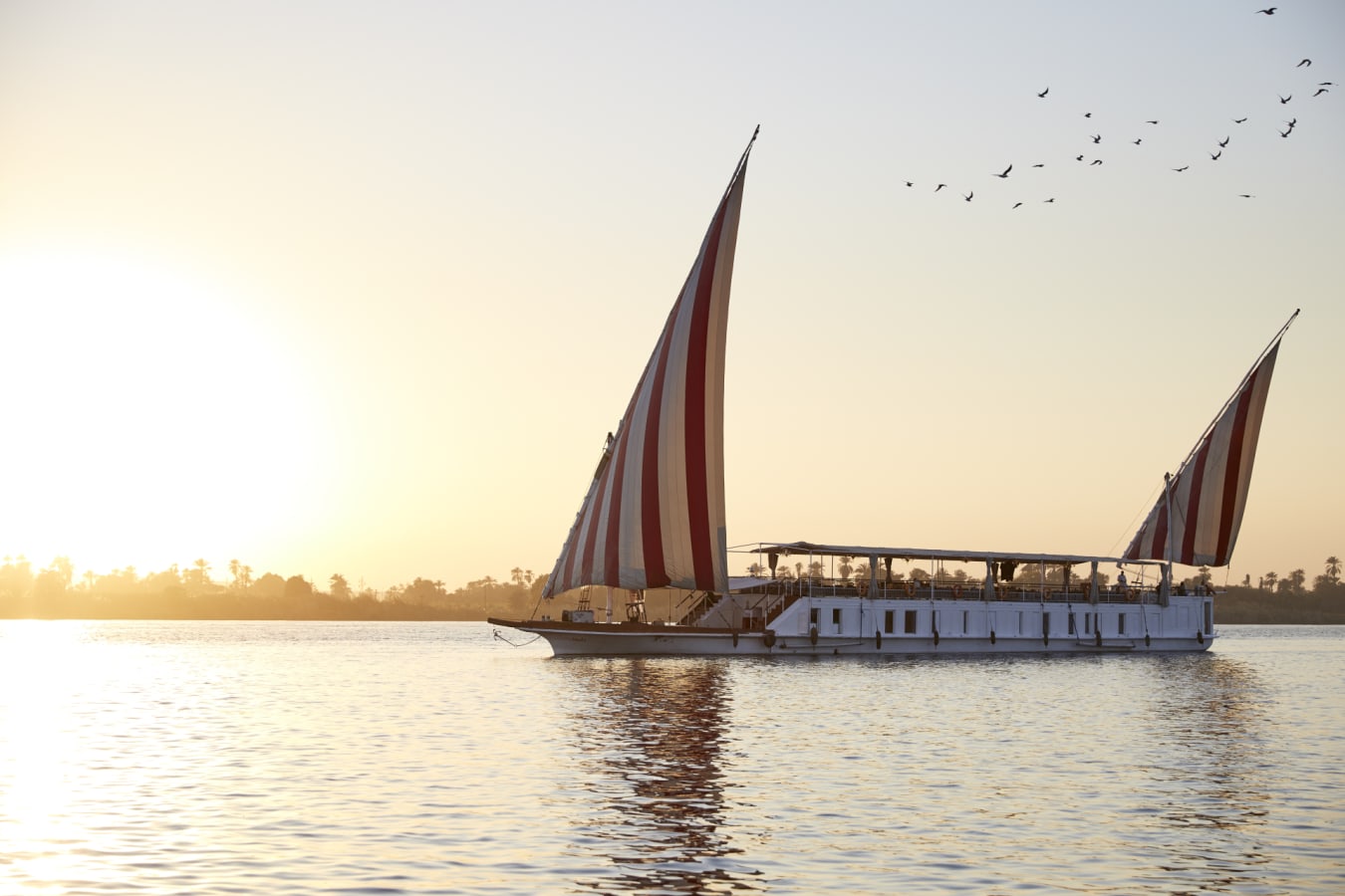 Boat at sunset - Nour El Nil