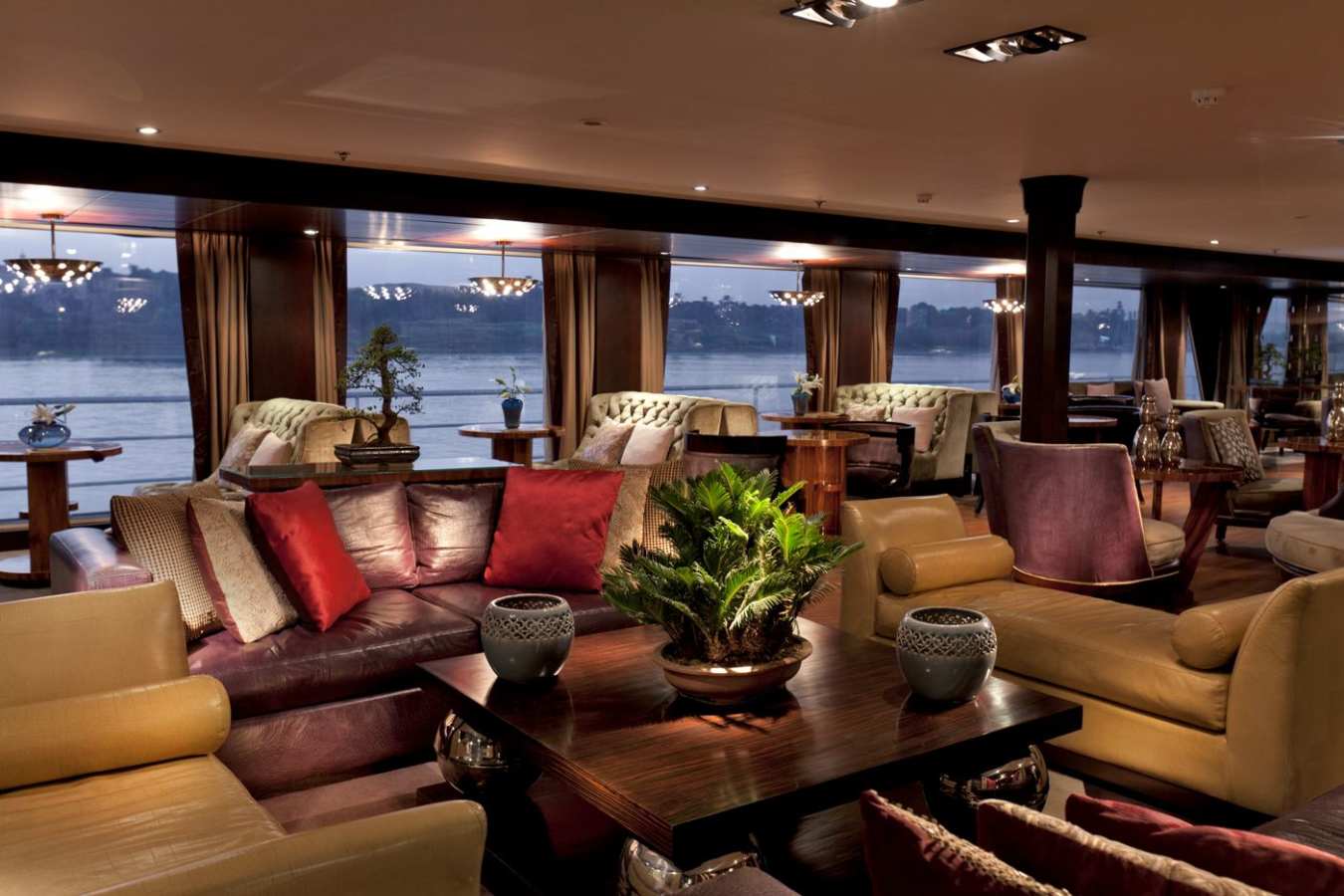 Lounge - Sanctuary Sun Boat IV