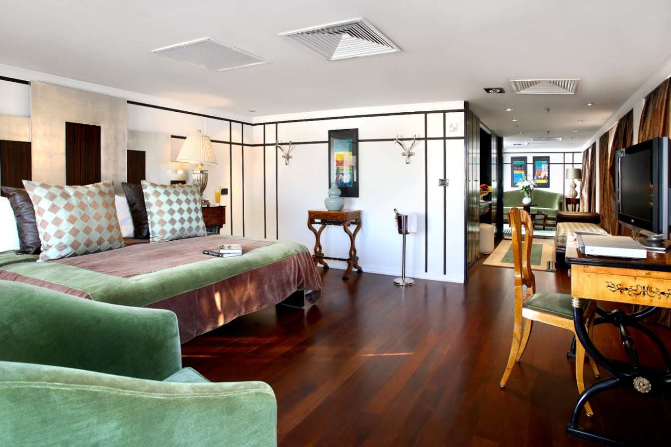 Royal Suite - Sanctuary Sun Boat IV