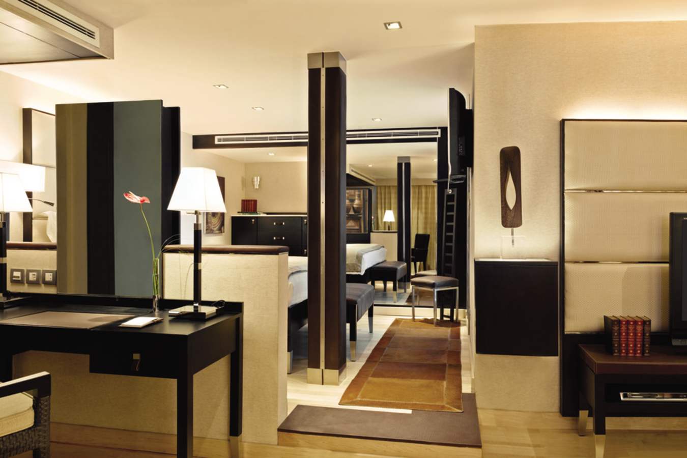 Luxury Suite - The Oberoi Zahra
