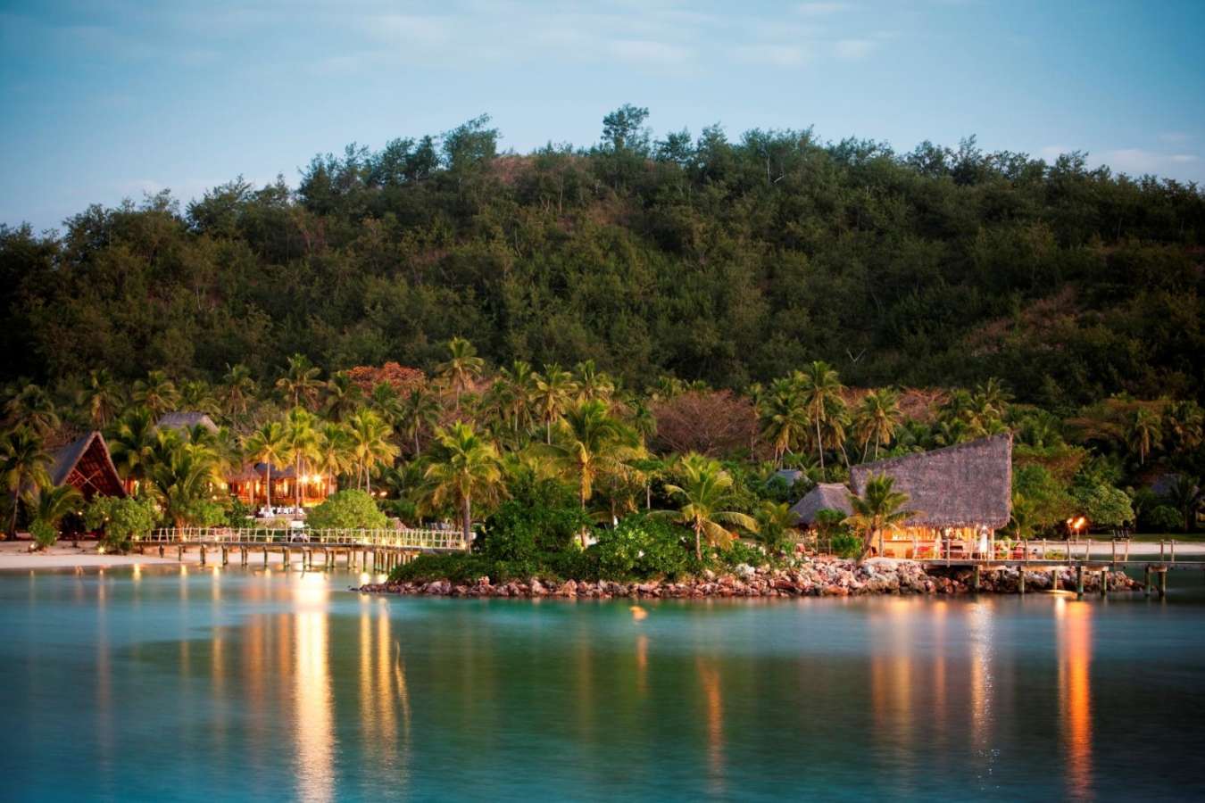 Beachfront Bures - Likuliku Lagoon Resort