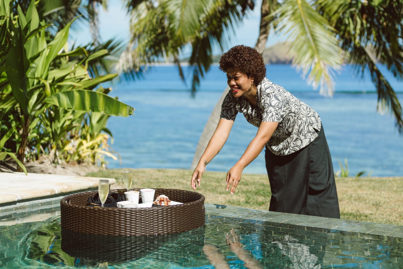 Floating Breakfast Dining  