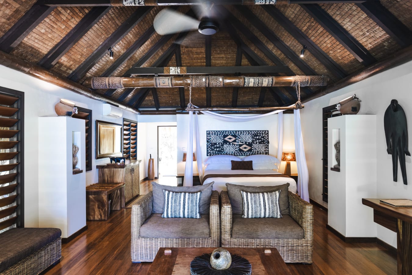 Beachfront Pool View Room 