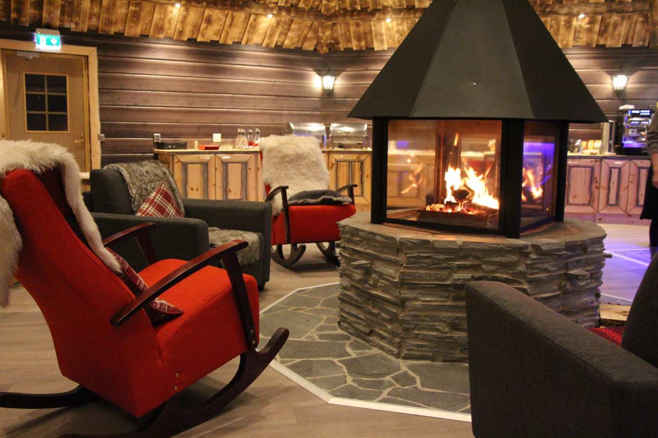 Restaurant and bar area