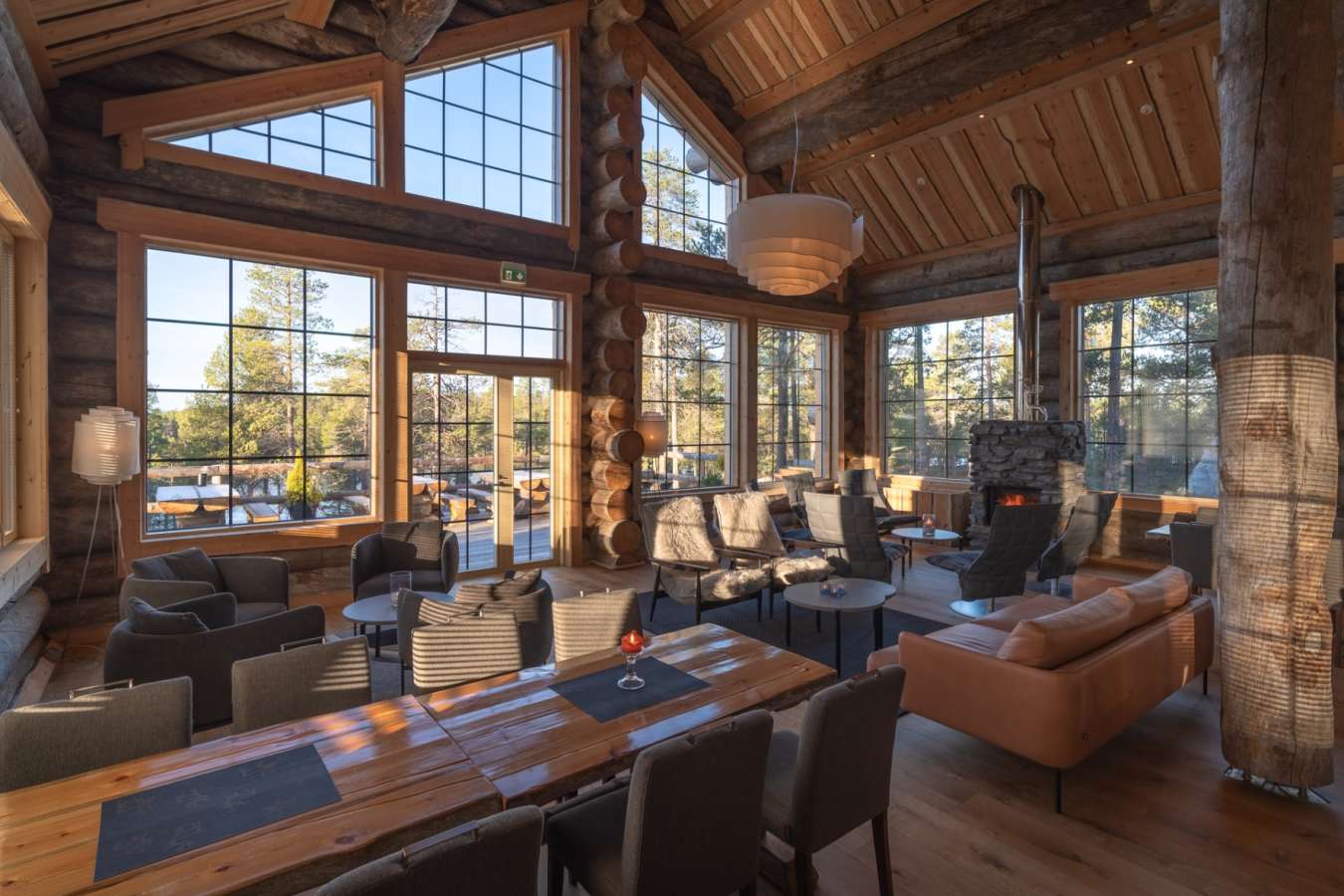 Restaurant and sitting area 