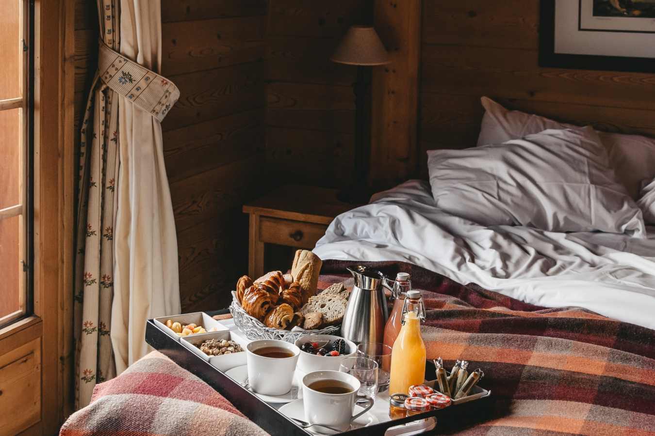 Alpaga in room dining 