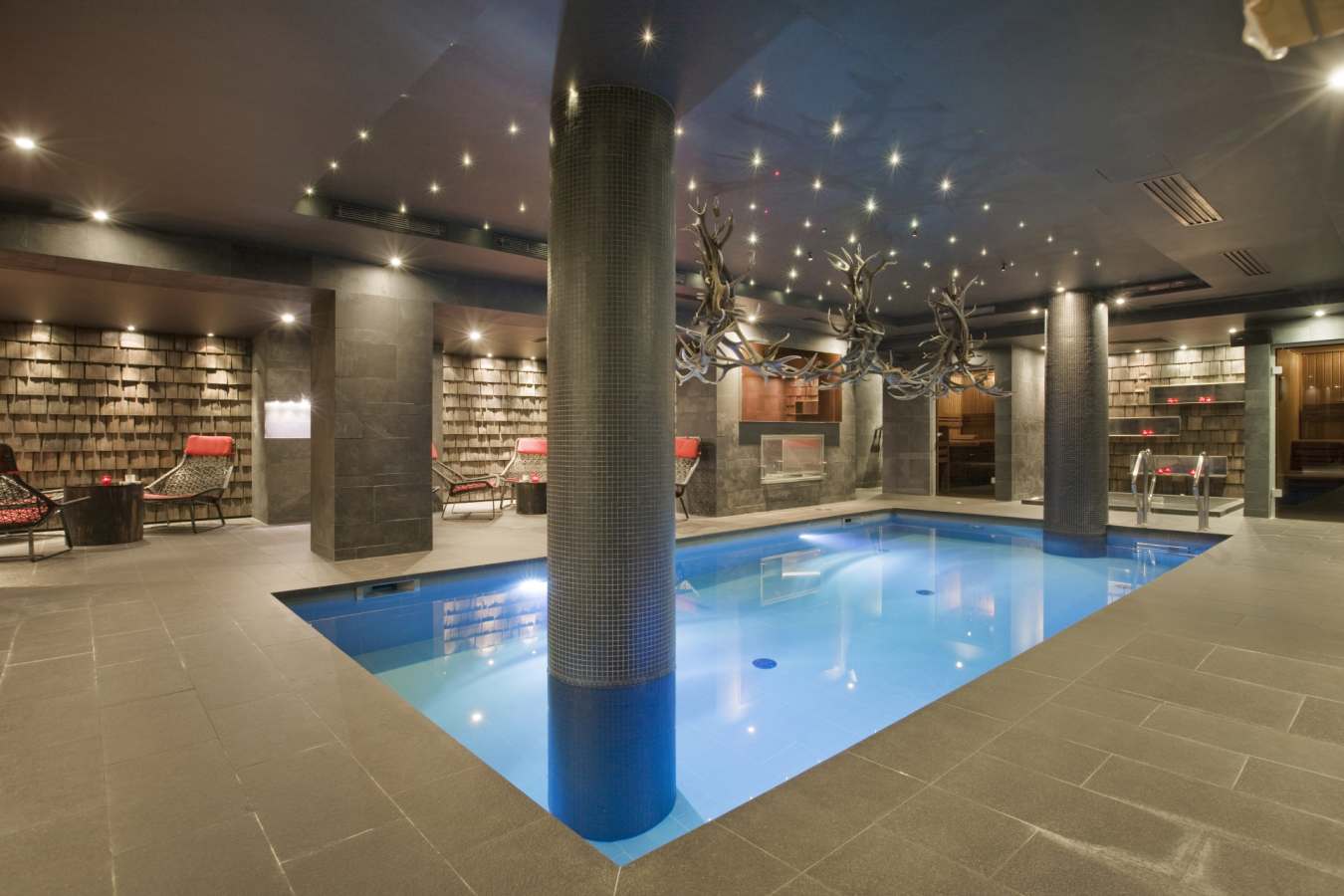 Indoor pool at Avenue Lodge - Val d'Isère