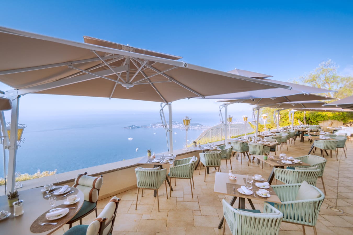 Les Ramparts Restaurant terrace 