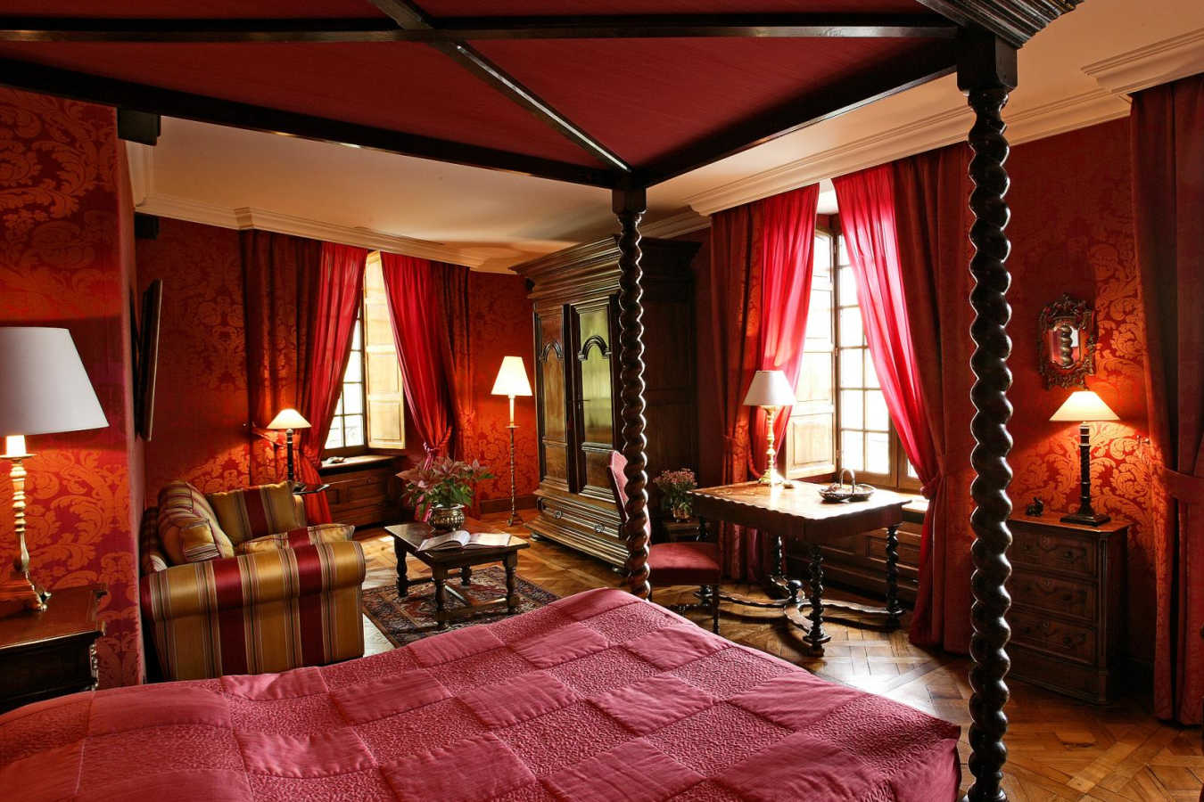 Louis XIII Room - Chateau de la Treyne