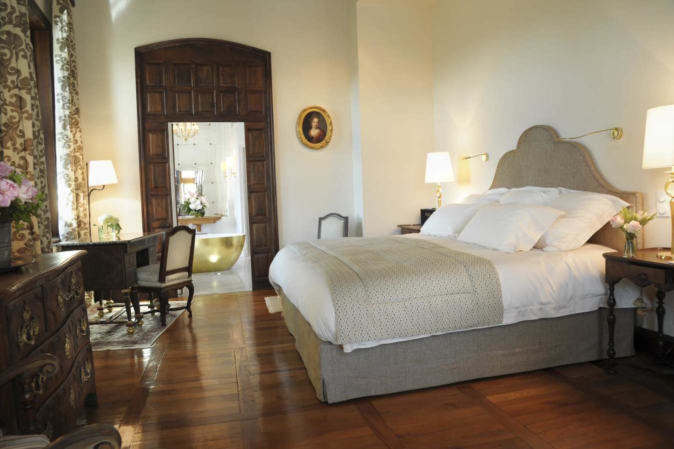 La Favorite Bedroom - Chateau de la Treyne