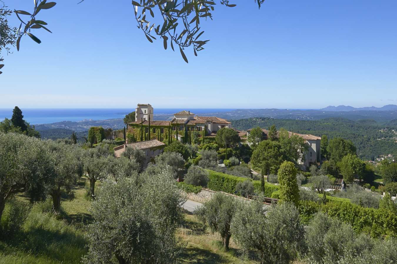 Hotel setting - Chateau Saint-Martin