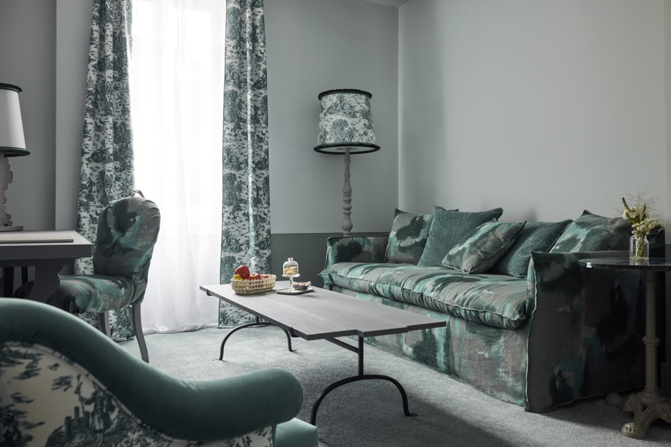 23 Manoir Room lounge 