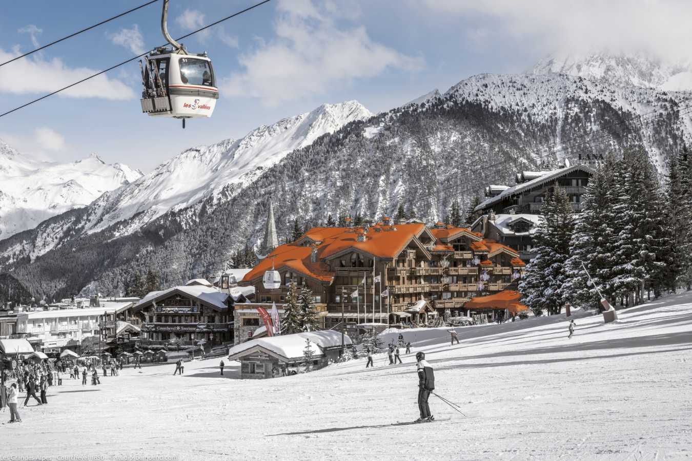Ski in / ski out location - Grandes Alpes Private Hotel
