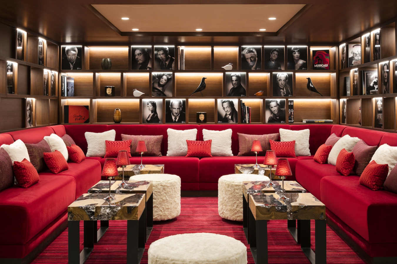 Bar at Les Neiges