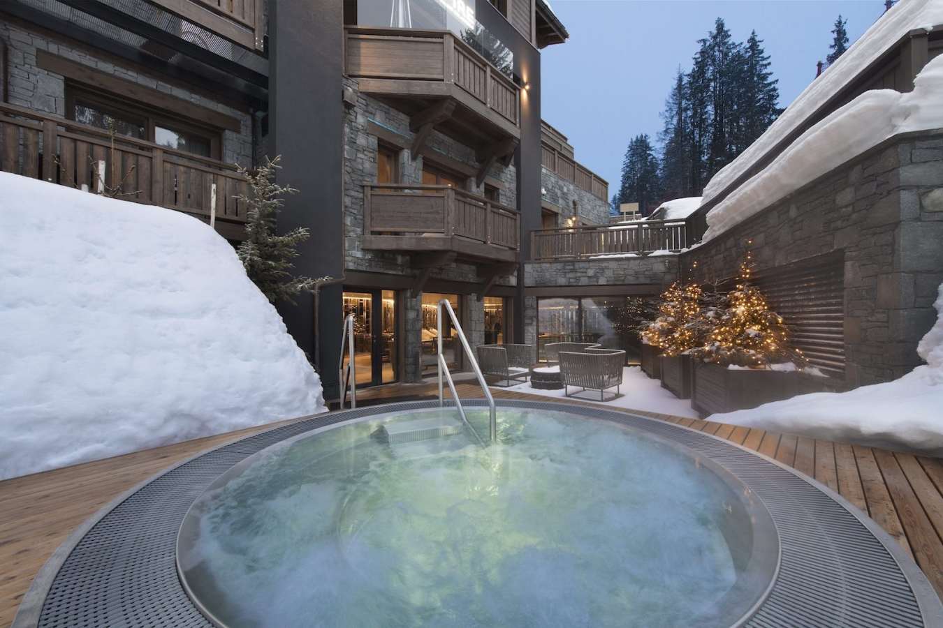 Outdoor Hot Tub