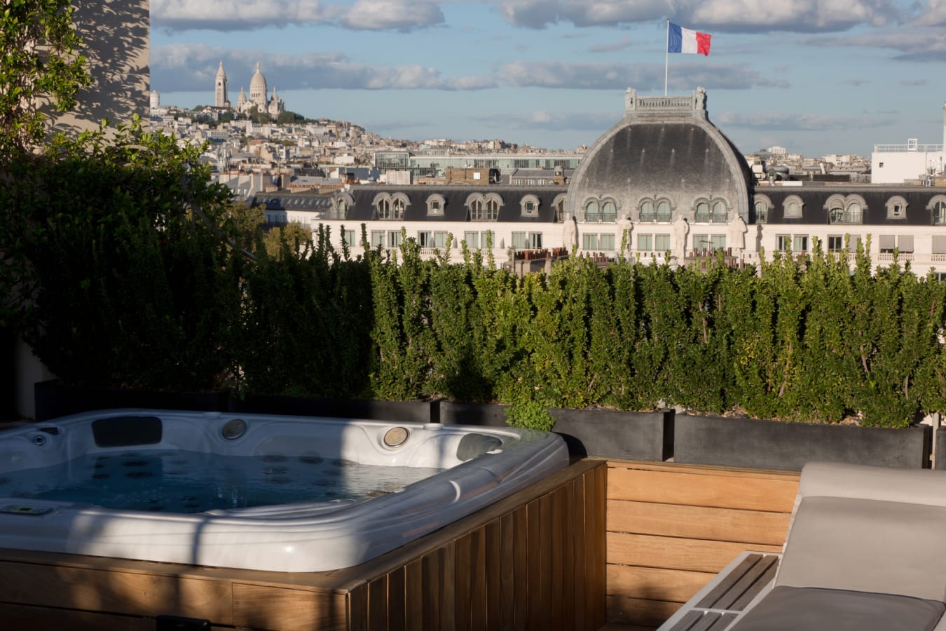 Terrace view with Jacuzzi 