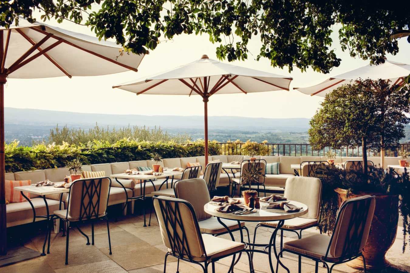 Restaurant terrace - Hotel Crillon le Brave