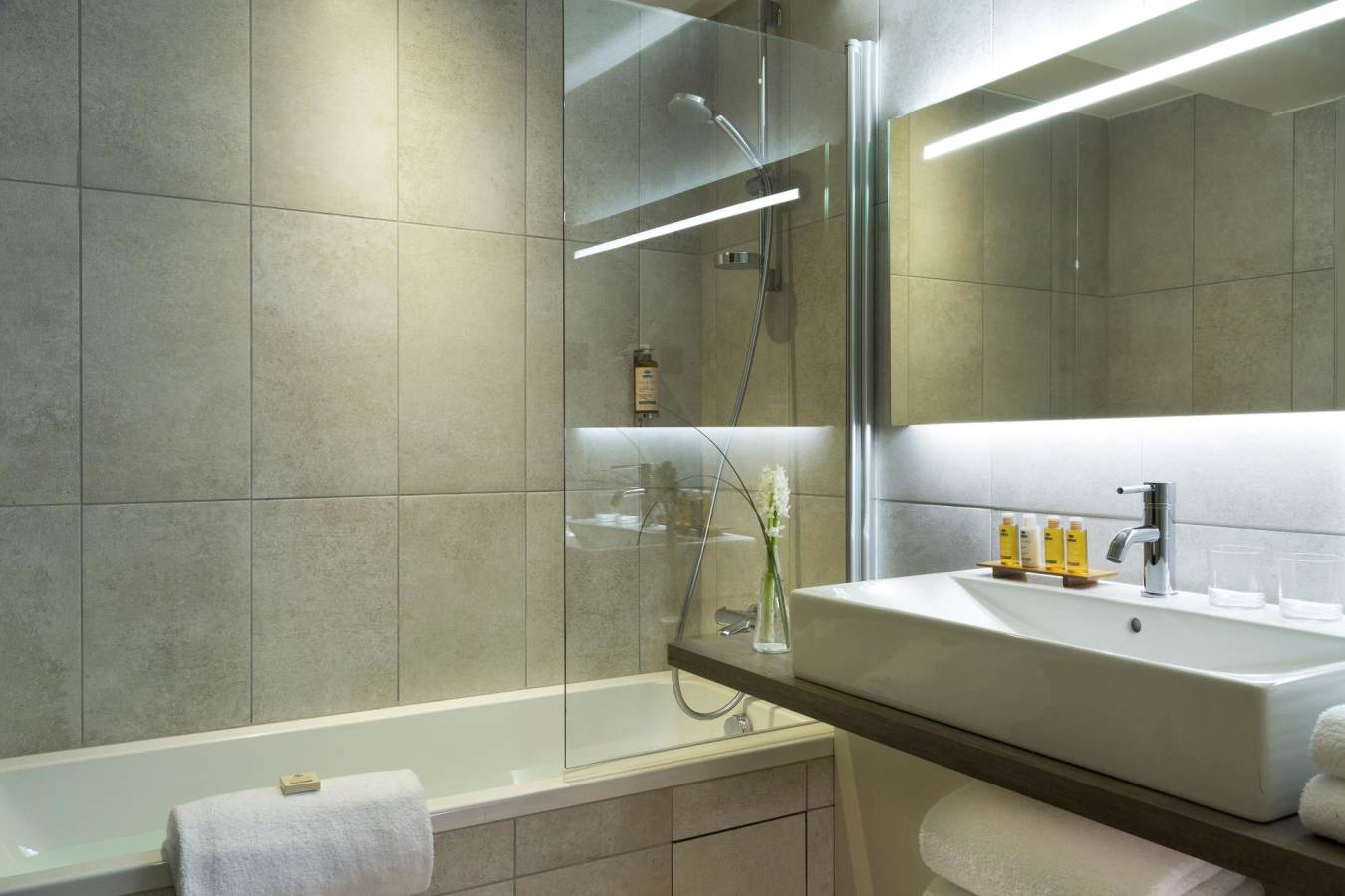 Hotel bathroom - Hotel Heliopic