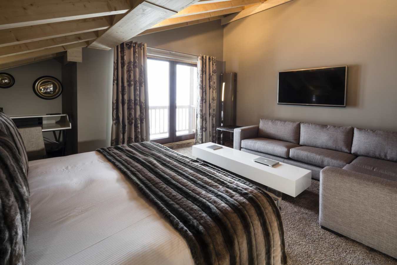 Luxury Suite - Koh-I Nor