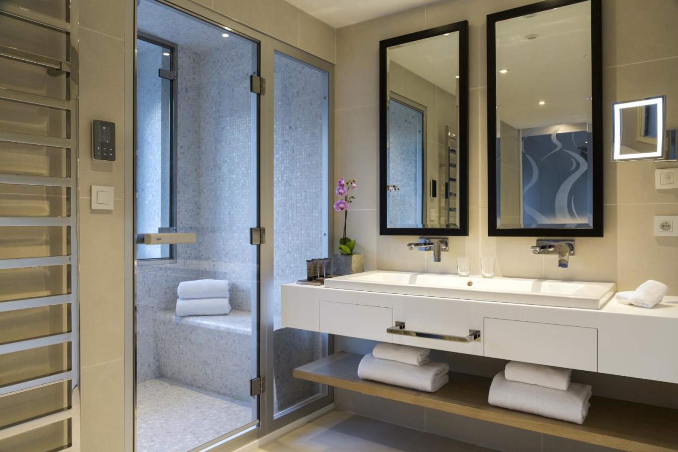 Bathroom  - Hotel Mont Blanc
