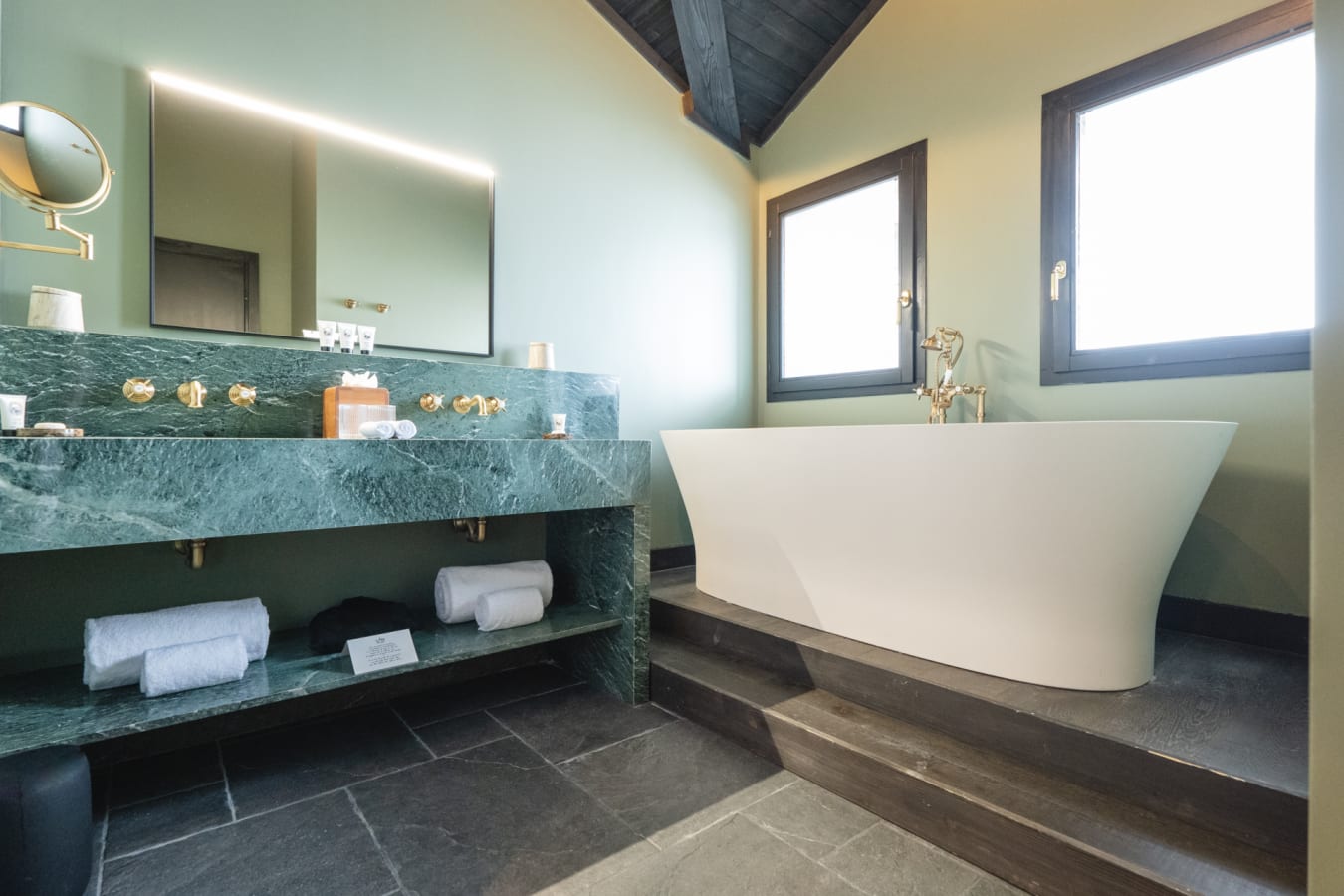 Suite Bathroom