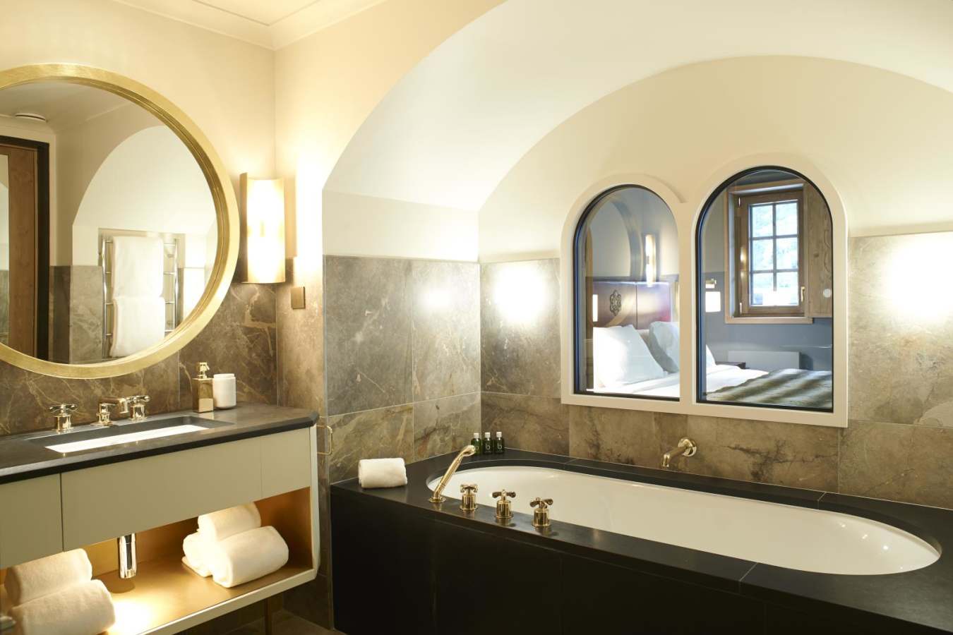 Suite bathroom - L'Apogée Courchevel