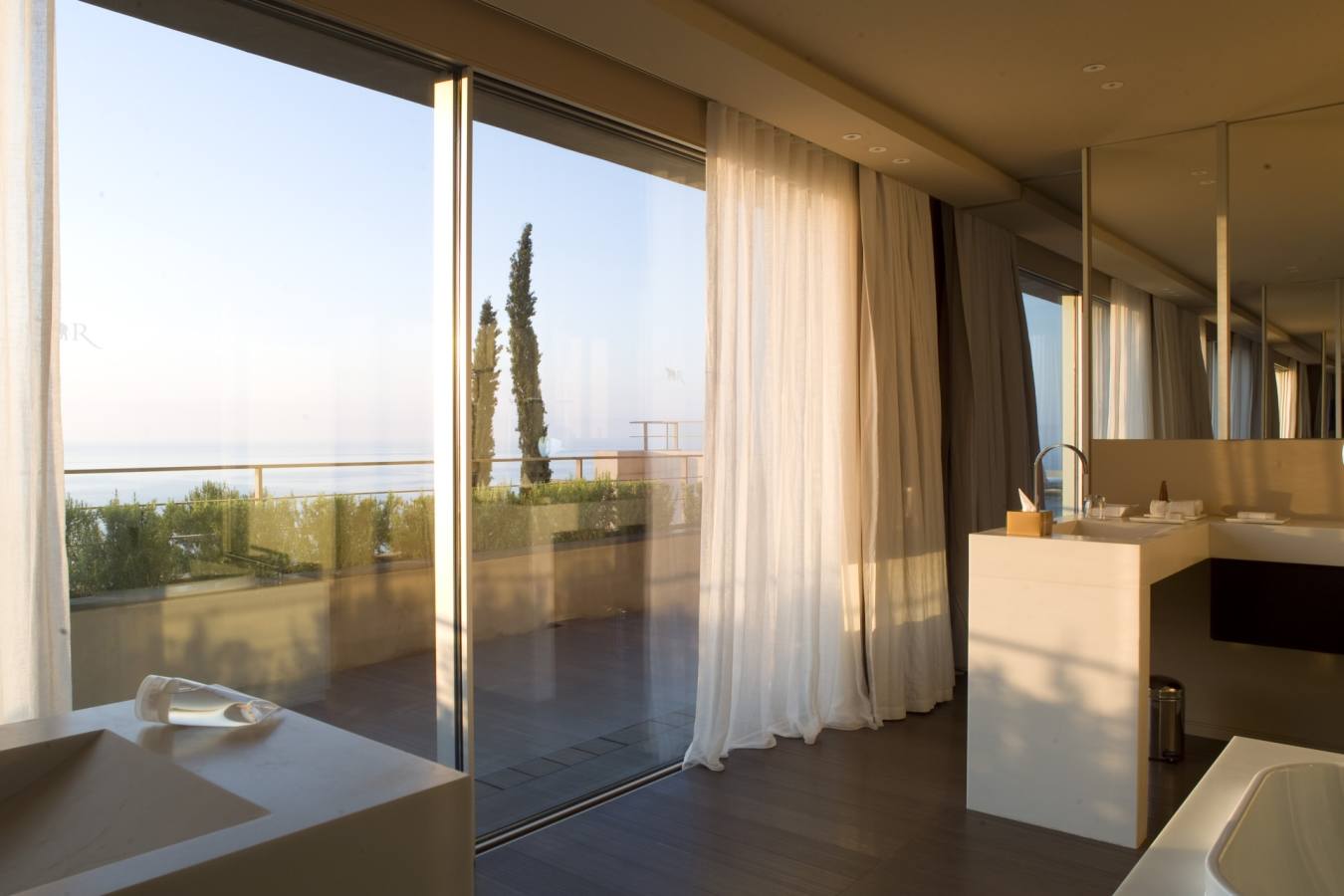 Bathroom view - La Reserve Ramatuelle