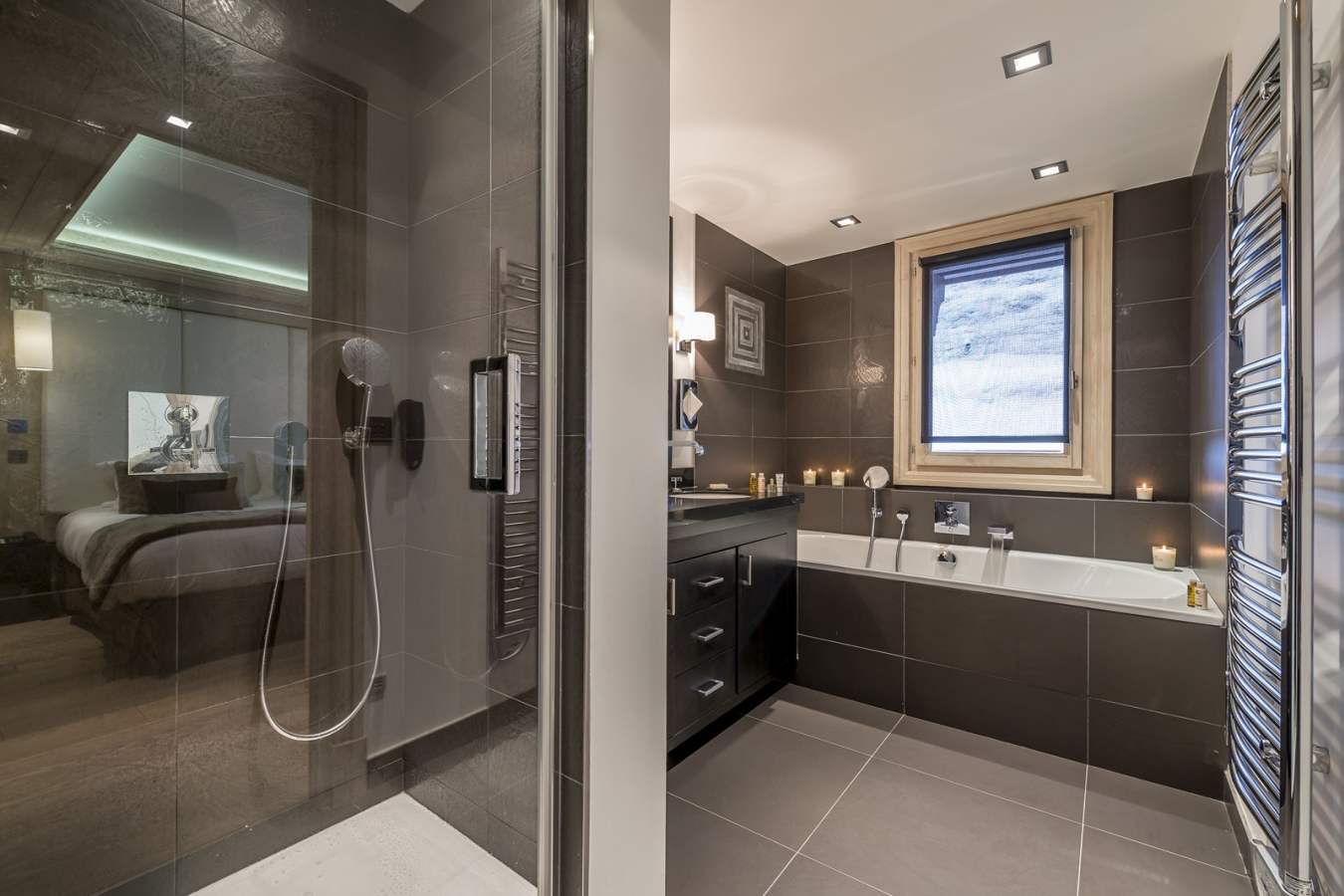 En-suite bathroom, 6 person family suite, Le Kaila