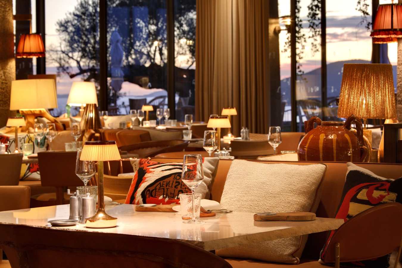 Restaurant Vista - Lily of the Valley 