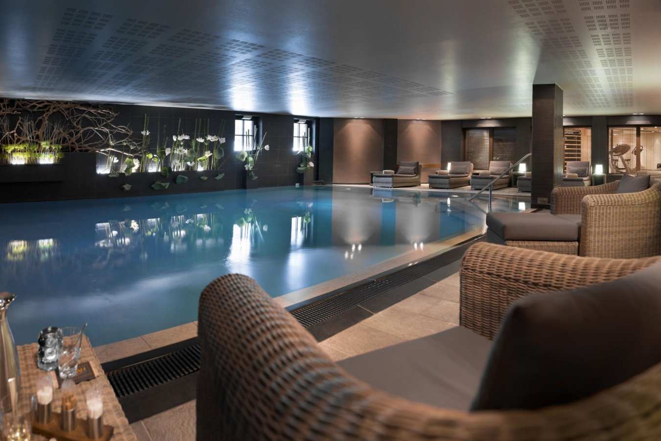 Manali Lodge - Swimming Pool  